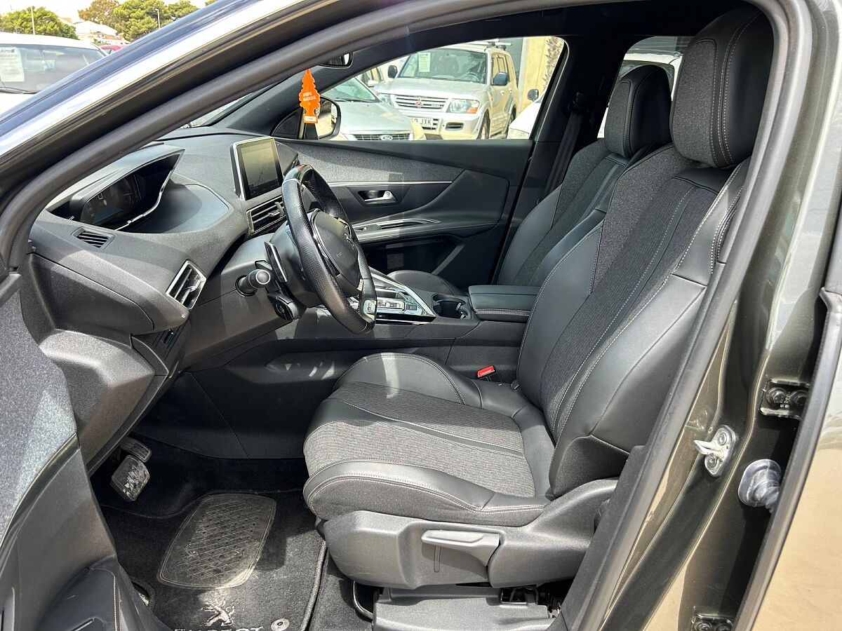 PEUGEOT 3008 GT LINE 1.2 E-THP AUTO SPANISH LHD IN SPAIN 43000 MILES SUPER 2020